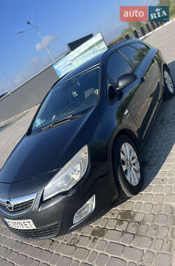 Универсал Opel Astra 2011 в Львове