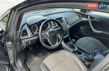 Універсал Opel Astra 2011 в 