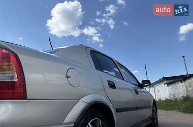 Седан Opel Astra 2007 в 