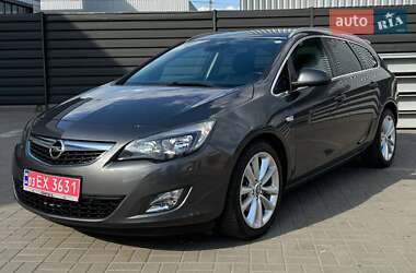 Універсал Opel Astra 2012 в Черкасах