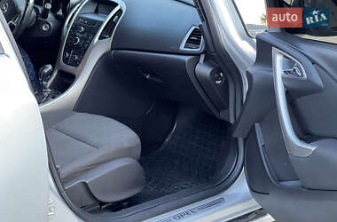 Хэтчбек Opel Astra 2010 в 