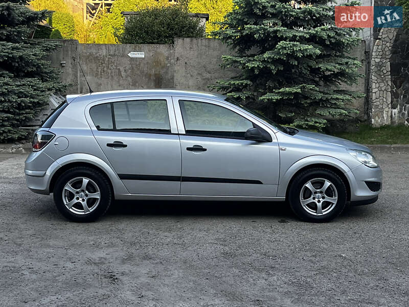 Хетчбек Opel Astra 2009 в Луцьку