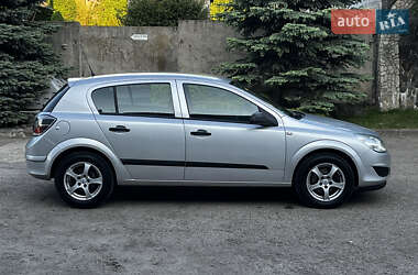 Хетчбек Opel Astra 2009 в 