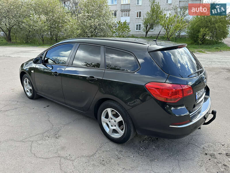 Универсал Opel Astra 2013 в Конотопе