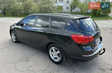 Універсал Opel Astra 2013 в 