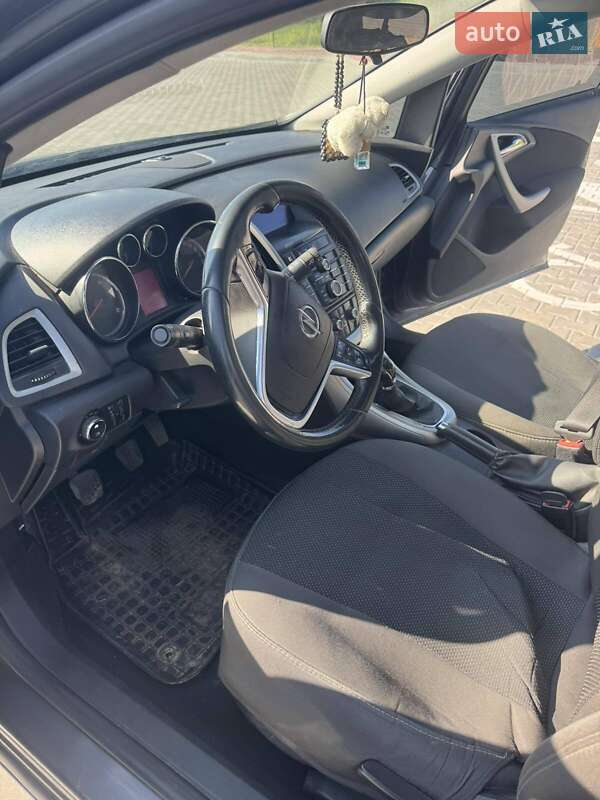 Универсал Opel Astra 2011 в Стрые