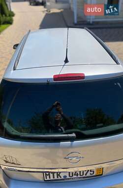 Универсал Opel Astra 2006 в 