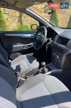 Универсал Opel Astra 2006 в 