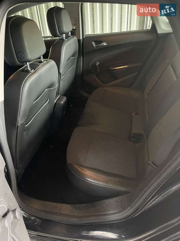 Хэтчбек Opel Astra 2011 в Лановцах