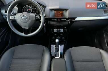 Хетчбек Opel Astra 2008 в 
