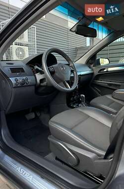 Хетчбек Opel Astra 2008 в 