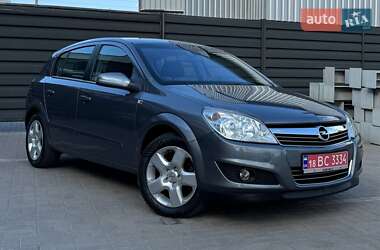 Хетчбек Opel Astra 2008 в 