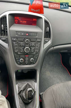 Универсал Opel Astra 2015 в 