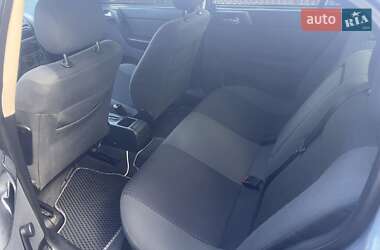 Хэтчбек Opel Astra 2003 в 