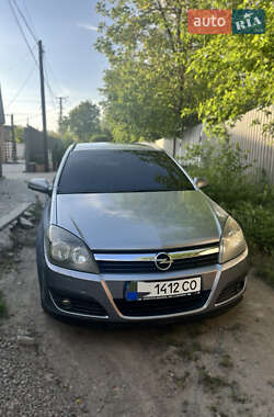 Універсал Opel Astra 2006 в Первомайську