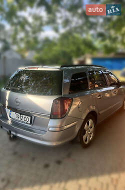 Универсал Opel Astra 2006 в 