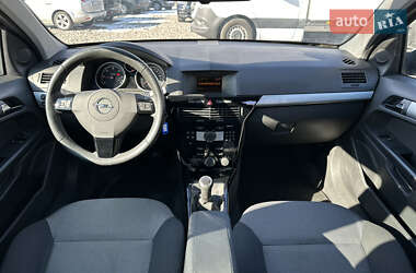 Универсал Opel Astra 2010 в 