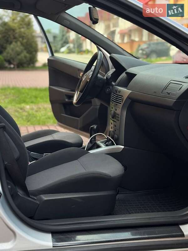 Хэтчбек Opel Astra 2014 в Стрые