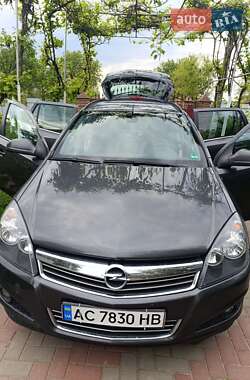 Универсал Opel Astra 2010 в 
