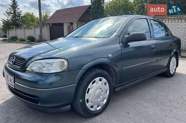 Седан Opel Astra 2005 в 