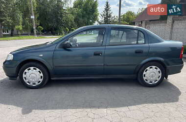 Седан Opel Astra 2005 в 
