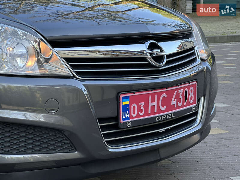 Універсал Opel Astra 2009 в Дрогобичі