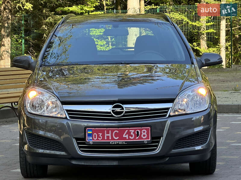 Універсал Opel Astra 2009 в Дрогобичі