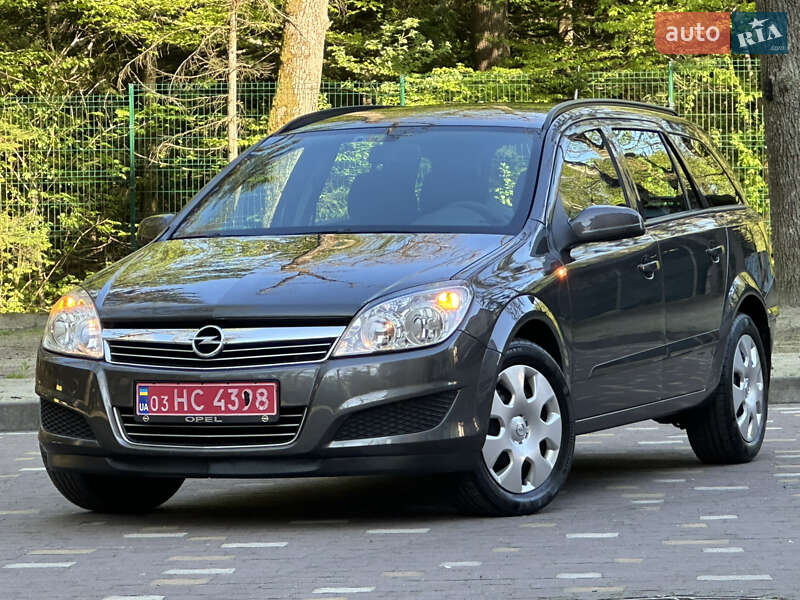 Універсал Opel Astra 2009 в Дрогобичі