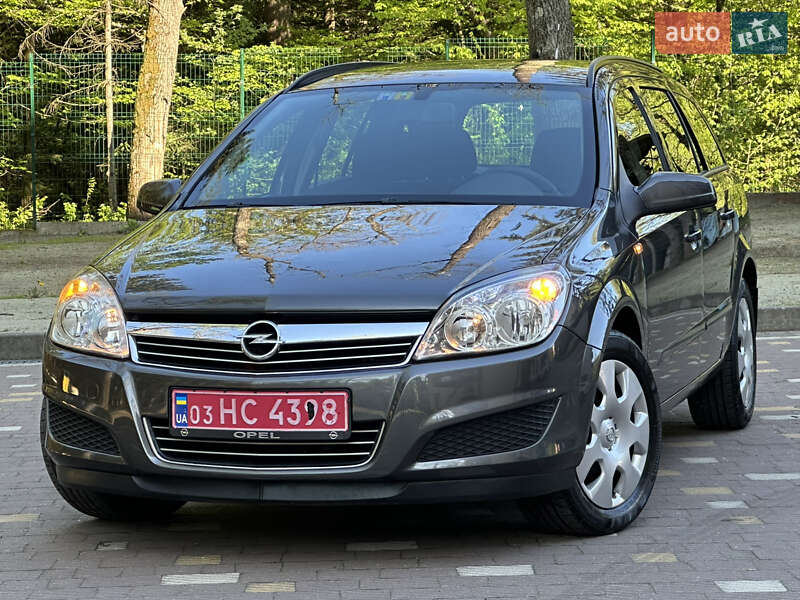 Універсал Opel Astra 2009 в Дрогобичі