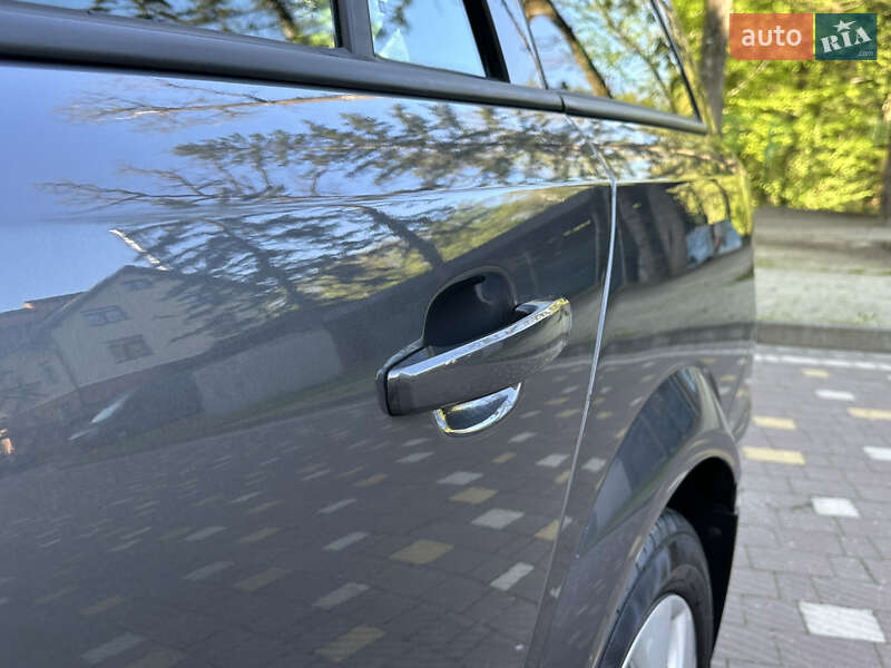 Універсал Opel Astra 2009 в Дрогобичі