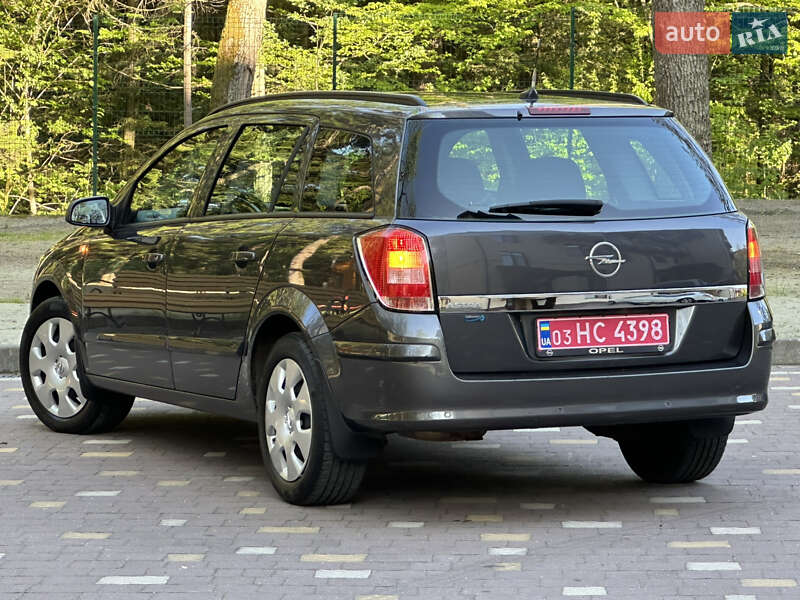 Універсал Opel Astra 2009 в Дрогобичі