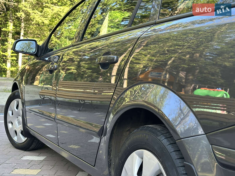 Універсал Opel Astra 2009 в Дрогобичі
