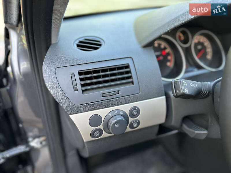 Універсал Opel Astra 2009 в Дрогобичі