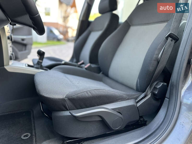 Універсал Opel Astra 2009 в Дрогобичі