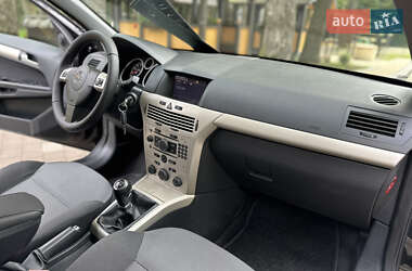 Универсал Opel Astra 2009 в 