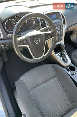 Хэтчбек Opel Astra 2010 в 