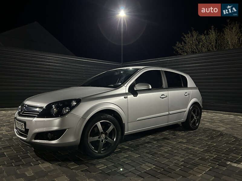 Хэтчбек Opel Astra 2007 в Николаеве