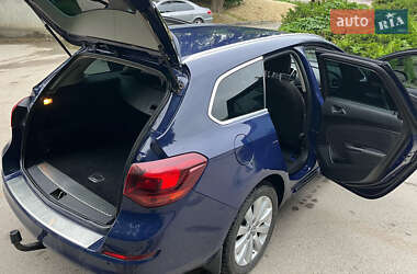 Універсал Opel Astra 2011 в 