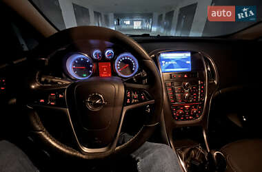 Універсал Opel Astra 2011 в 