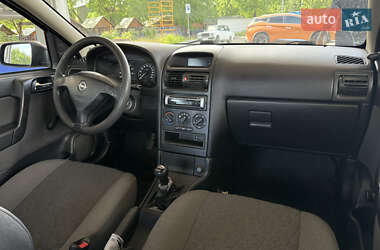 Седан Opel Astra 2006 в 