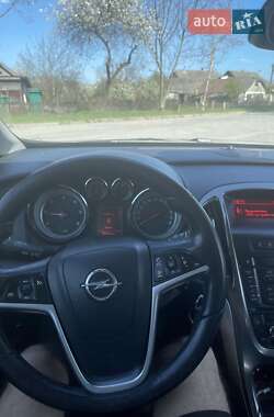 Универсал Opel Astra 2012 в 