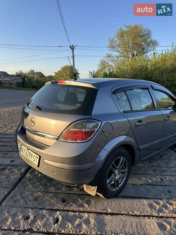 Хэтчбек Opel Astra 2007 в Люботине