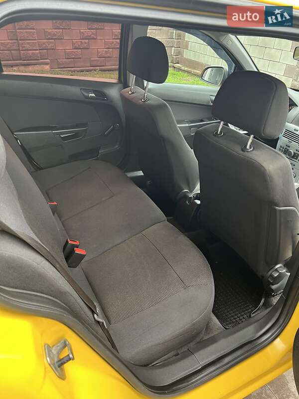 Универсал Opel Astra 2009 в Ровно