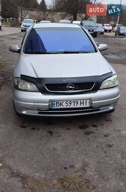 Хэтчбек Opel Astra 2000 в Луцке