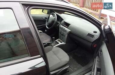Универсал Opel Astra 2012 в 