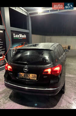 Универсал Opel Astra 2013 в 