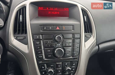 Универсал Opel Astra 2011 в 