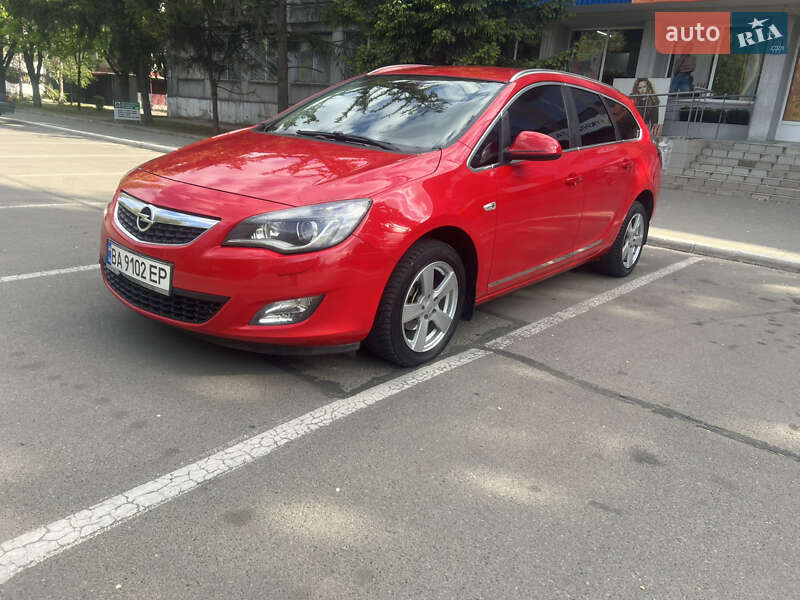 Універсал Opel Astra 2010 в Нікополі