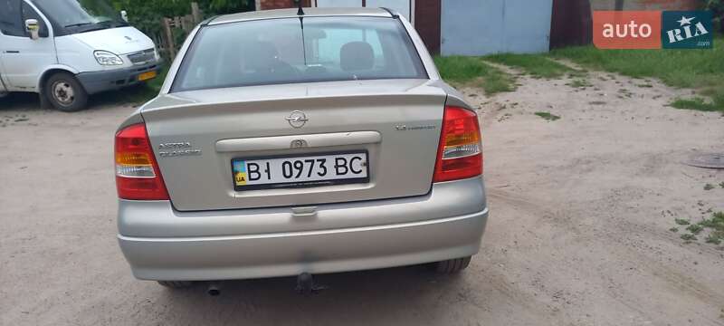 Седан Opel Astra 2006 в Кобеляках