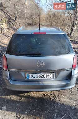 Універсал Opel Astra 2010 в 